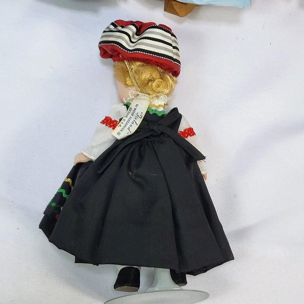 Madame Alexander Dolls Lot 5 Betsy Ross Finland Sweden Netherlands - Picture 15 of 16
